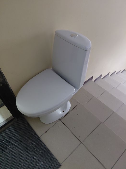 Унитаз б/у срочно