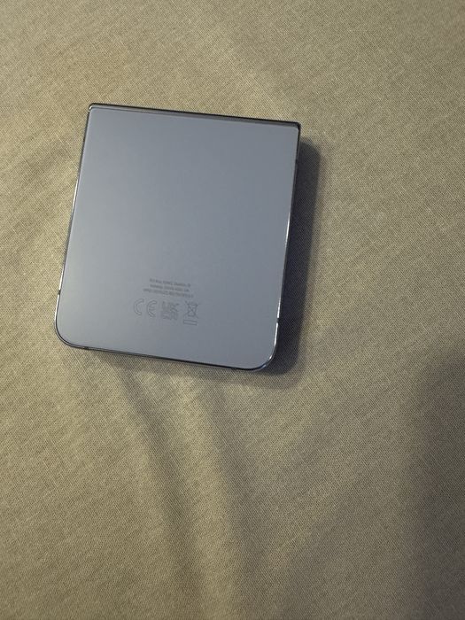 Samsung Galaxy Z Flip4  defect
