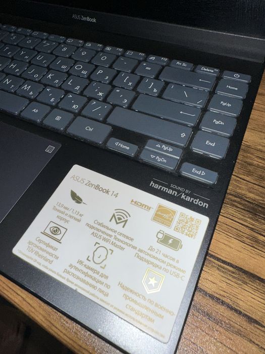 Asus zenbook 14 ux425