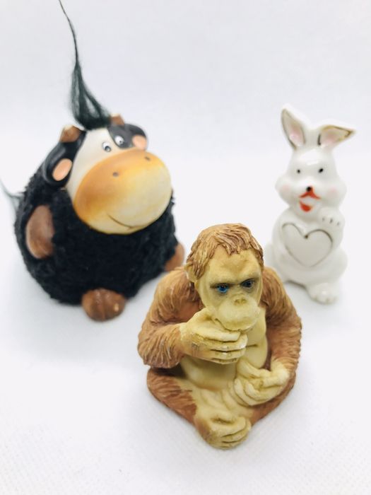 Статуэтки, сувениры.