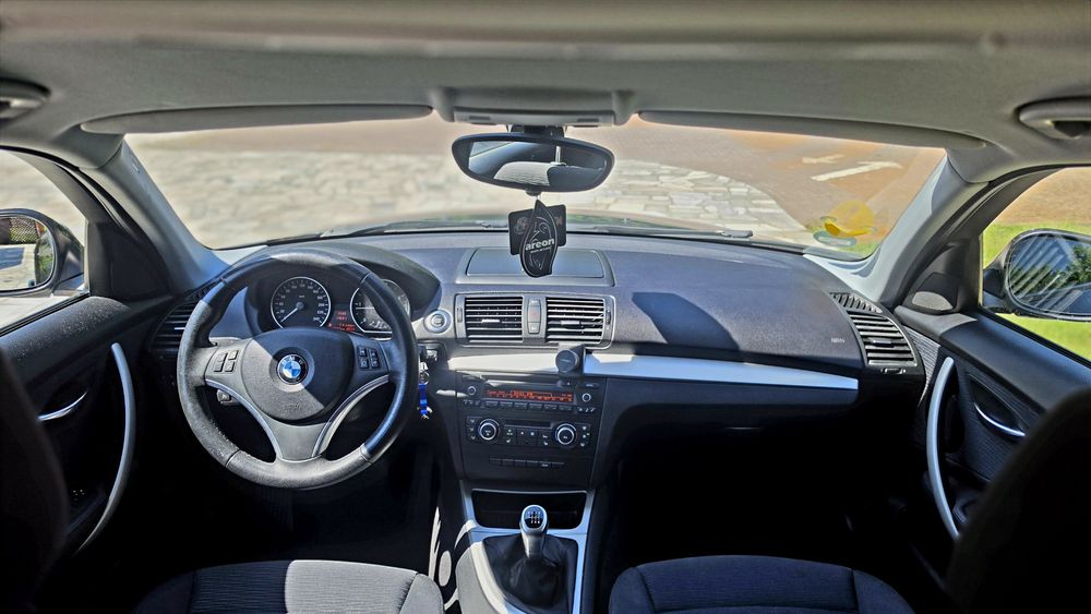 BMW SERIA 1 2000 diesel 118D, 143cp E5 nu schimb nu variante golf,Audi  A3 A4,320D