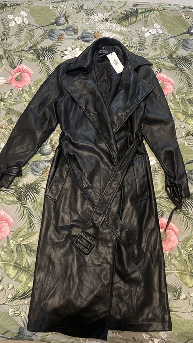 Кожено манто Stradivarius