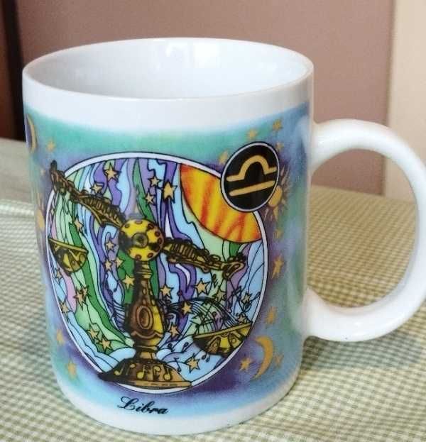 Красиви порцеланови чаши със зодии-кафе и чай