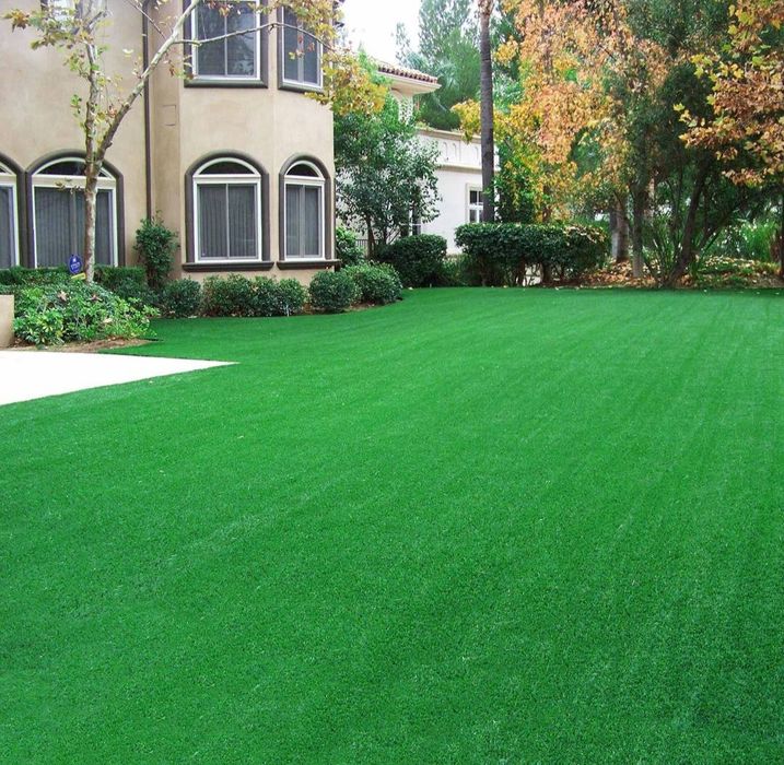 Ofer serviciu de tuns gazon