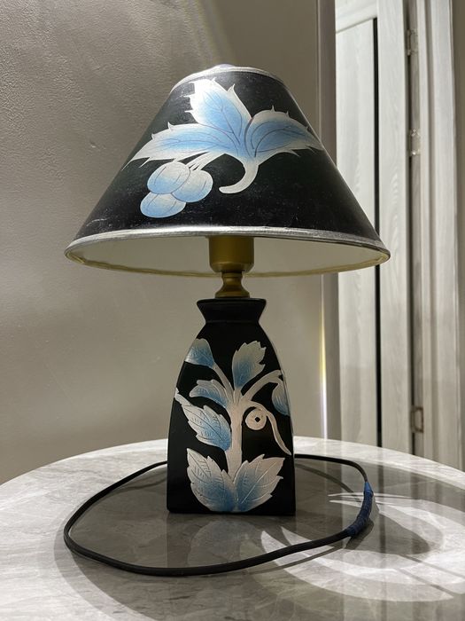 Продам настольную лампу