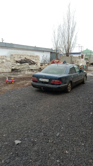 Продам Мерседес Е 230 лупарик