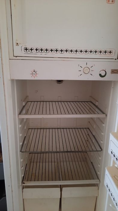 Xolodilnik SINO sotiladi