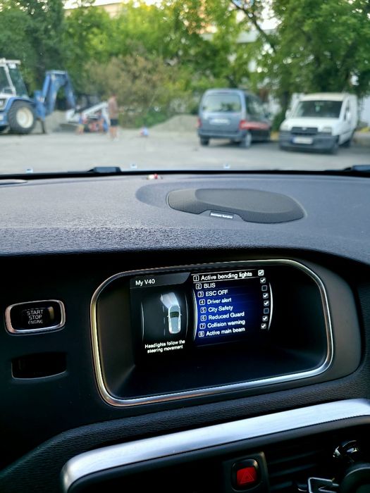 Volvo V40 R-Design