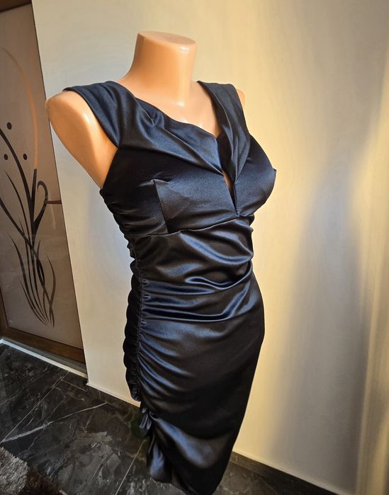 Rochita satin neagra