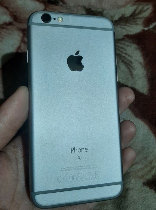 Vând iPhone 6s argintiu 128 gb în stare bună excelentă