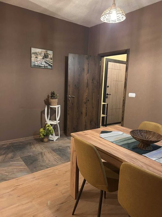 Двустаен апартамент под наем в кв. Надежда 1