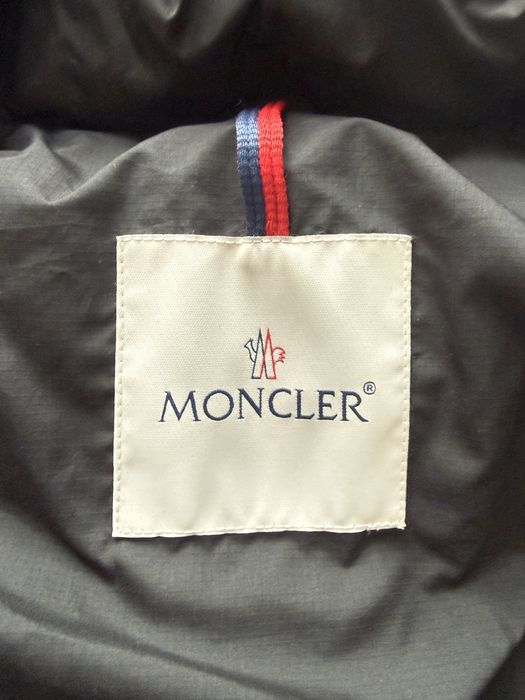 Vesta  Moncler originala