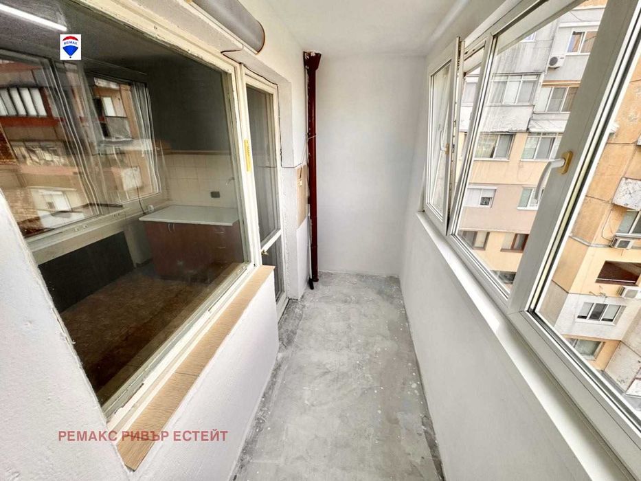 Тристаен апартамент за продажба кв. Дружба 3