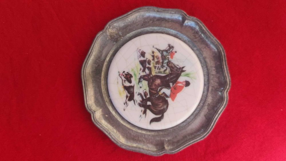 Немски калаени чинии за стена с рисуван порцелан