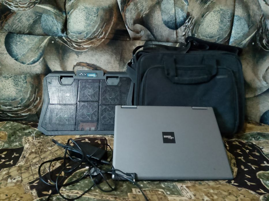 Продам ноутбук не исправен  бу