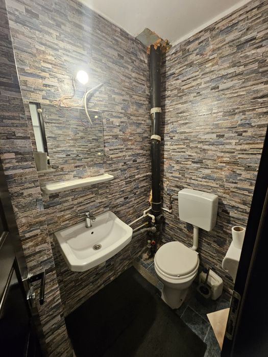 Apartament 3 camere zona 1 Mai - Pelendava de inchiriat