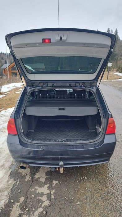 BMW 320d Touring, 163cp M47 – Monaco Blue - întreținut