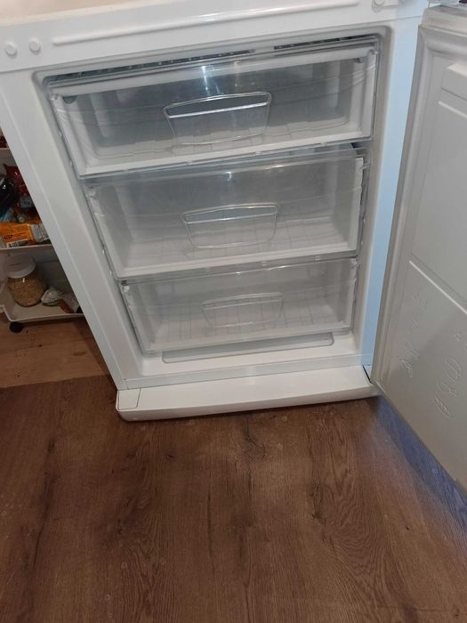 Indesit - холодильник