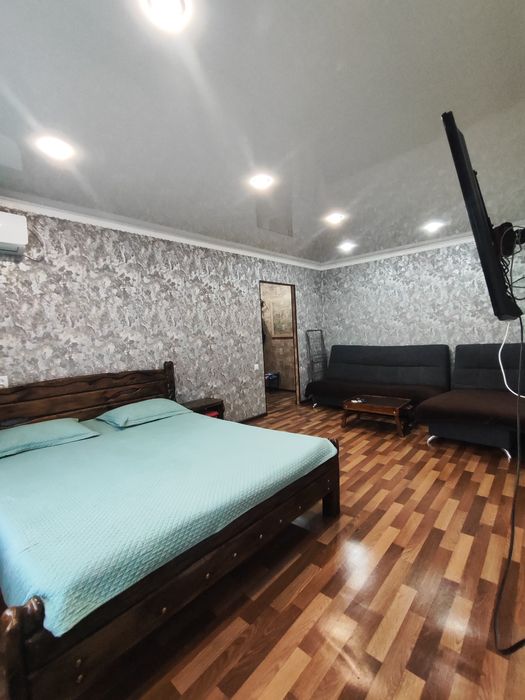 1ая. Чисто! Всё есть! Не для компаний!