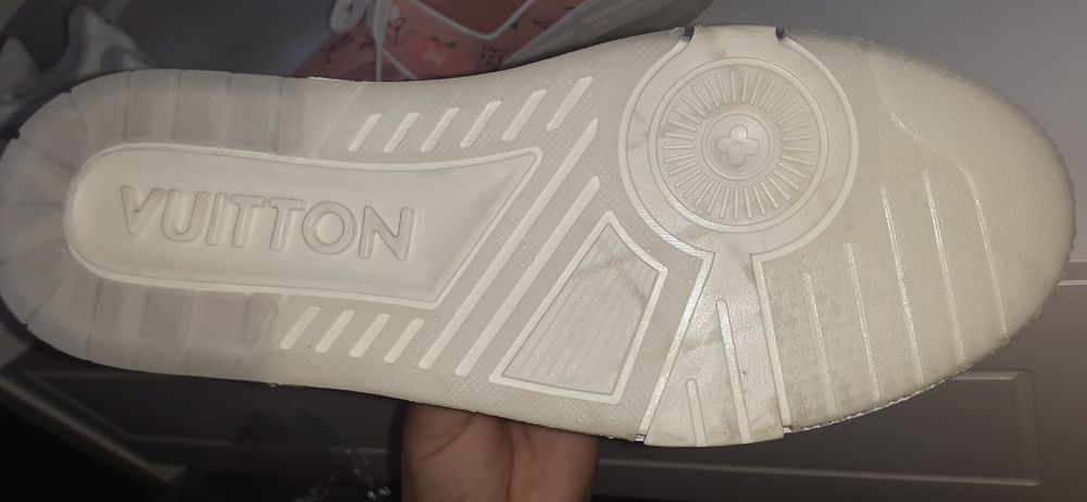 Adidași noi Luis vuitton