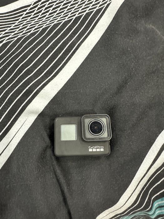 Gopro hero 7 black със 2 батерии и аксесоари