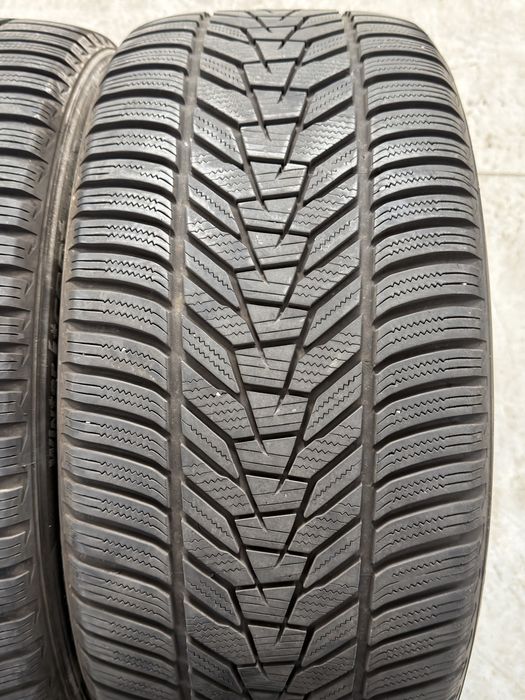 Vand 2 anvelope 285/40/21 hankook de iarnă ca noi