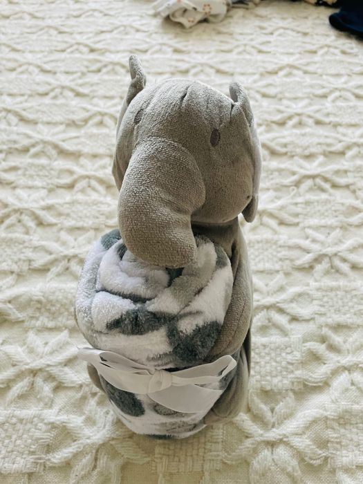 Чисто нови бебешки дрешки и аксесоари