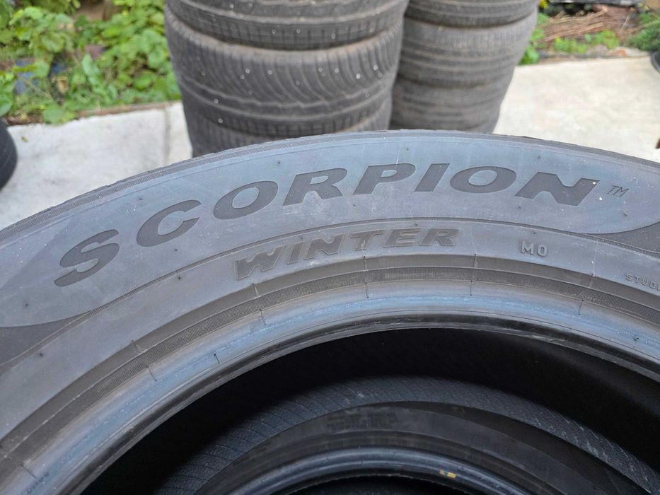 2бр Зимни гуми 275 55 19 - Pirelli - DOT 2024