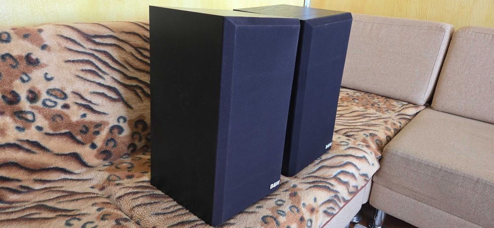 Продавам двулентови тонколони BOWERS & WILKINS DM 110i
