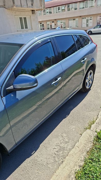 Vând Volvo v60 euro 6 2.0tdi 190cp
