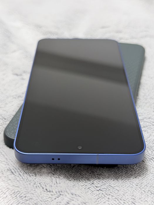 Samsung Galaxy S25 256GB Ca NOU, Husă Spigen inclusă, Garanție 2027