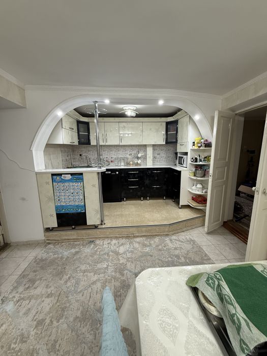 продаётся двухэтажный дом с бассейном и баней