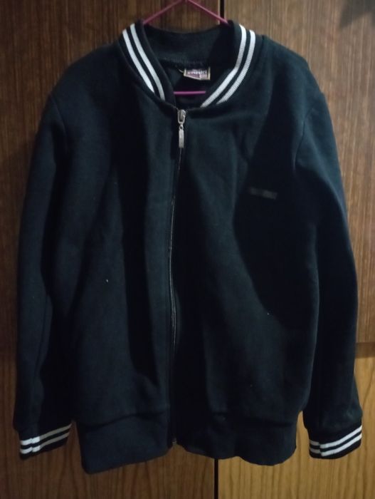 Продам школьный костюм