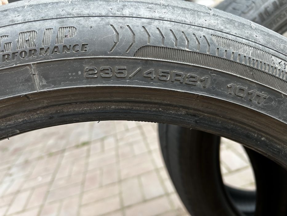 Goodyear efficientgrip разноразмерная подходит на id4, 6