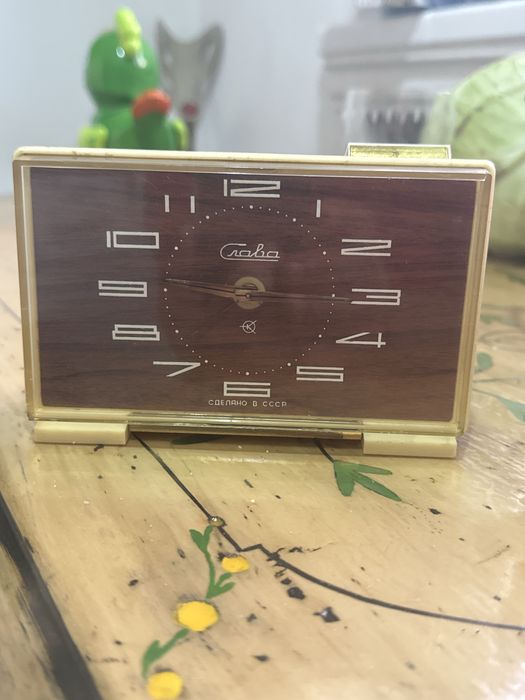 Rigla lemn vintage 45 ani Tehnolemn Timișoara +ceas masa vintage SLAVA