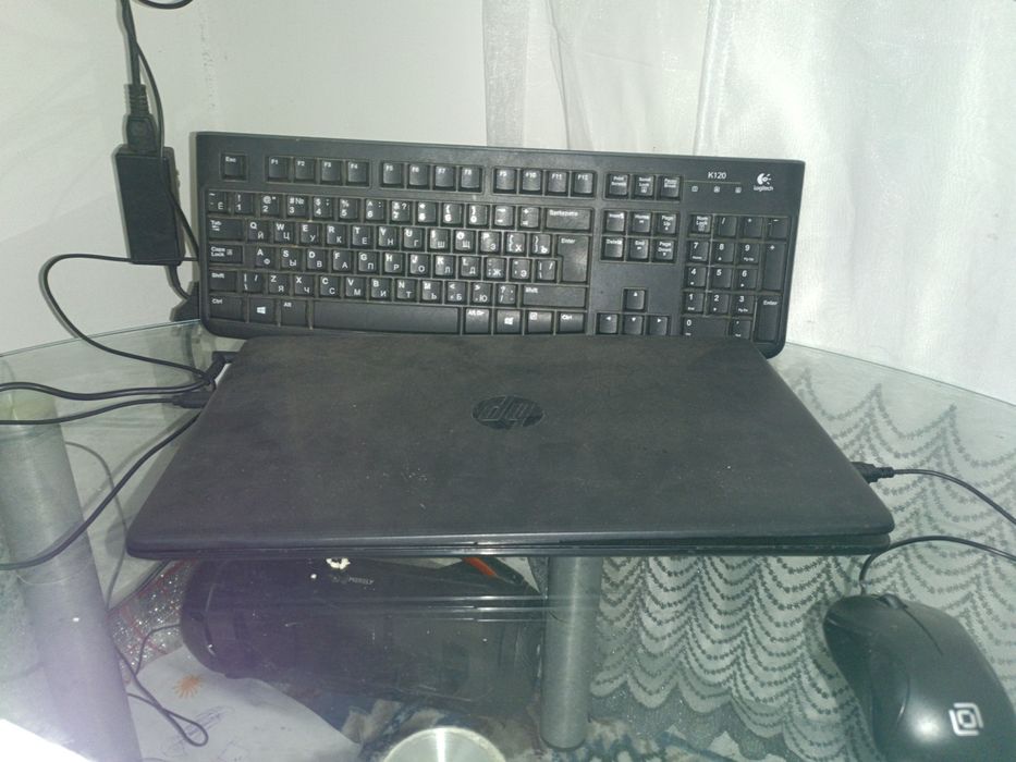 Ноутбук сотилади