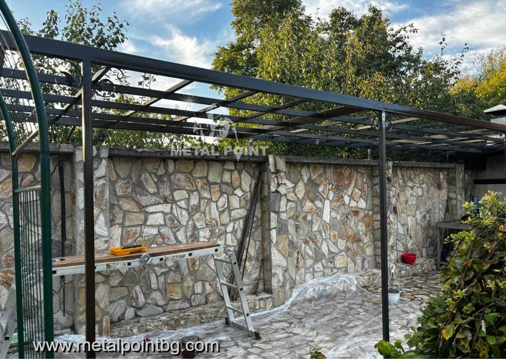 Метални конструкции за къщи навеси и гаражи