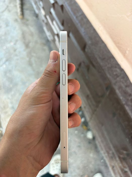 Iphone 12.      .