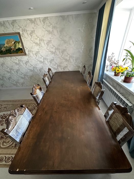Продается раздвижной стол вместе со стульями