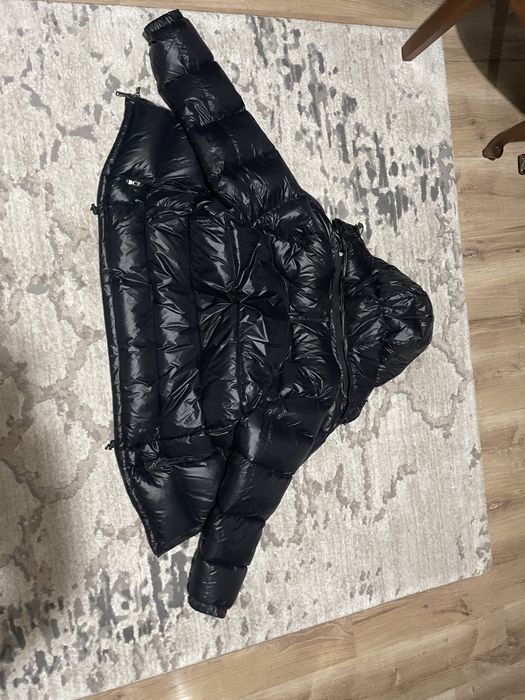 Vand geaca neagra