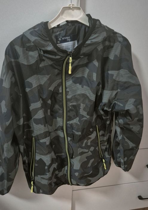 Продам ветровку на мальчика