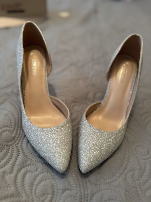 Pantofi argintii în stare buna!