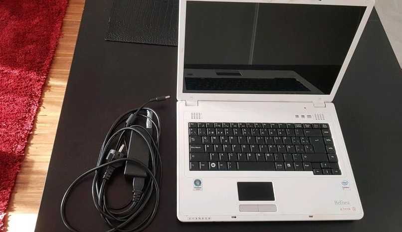 Ноутбук MAXDATA Belinea на Windows XP