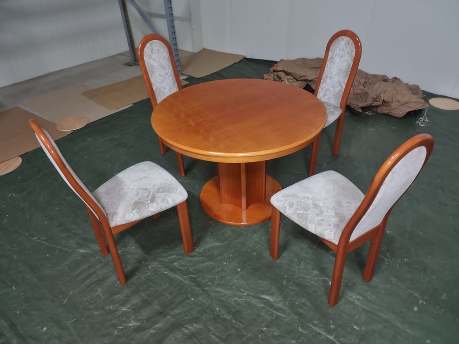 Masa cu scaune ( extensibila )