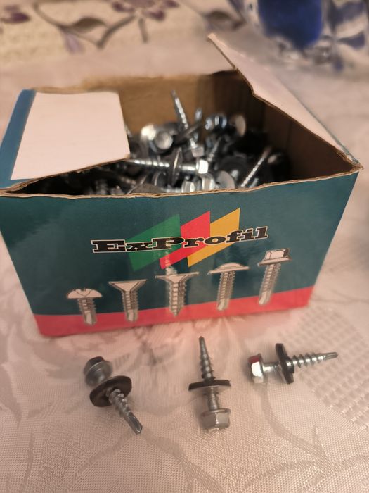 Саморезы по металлу новые