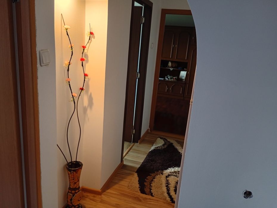 Vând apartament doua camere decomandat