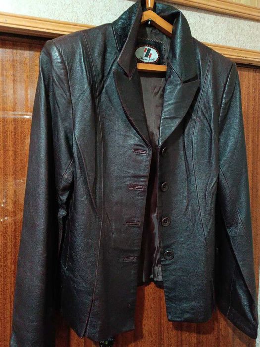 Продается кожаный пиджак