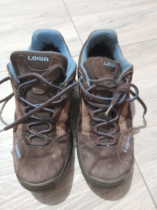 Ghete LOWA numărul 39