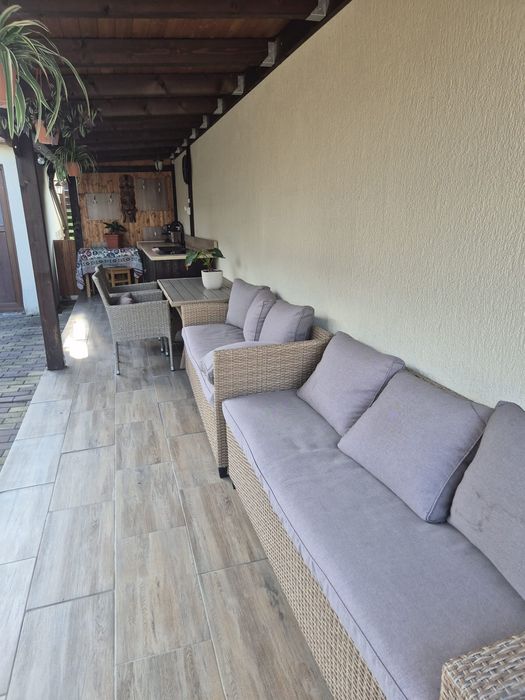 Casa de vanzare  zona Dealu Sf Petru