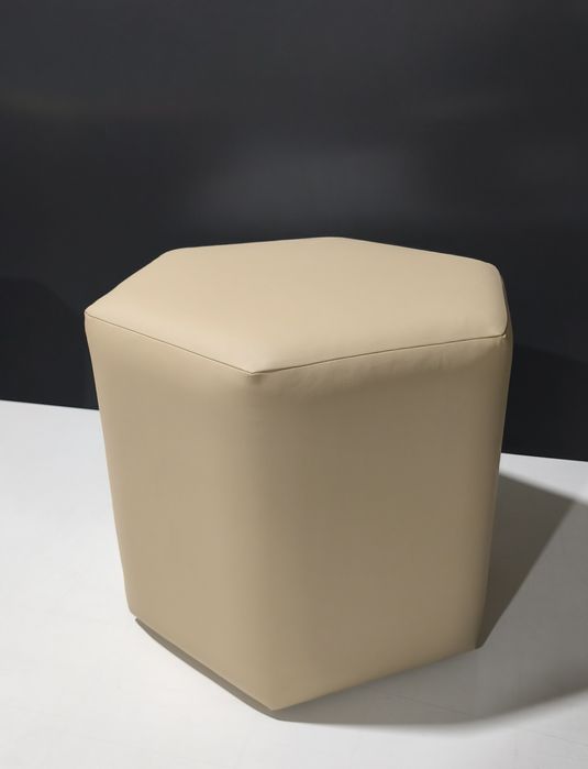 Продаются пуфики